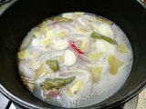 Paso 2 - Sopa tailandesa de albóndigas de pollo y noodles de arroz
