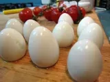 Paso 2 - Bosque de setas de huevos de codorniz y tomates cherry