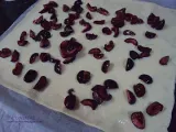 Paso 1 - Espirales de hojaldre con cerezas y leche condensada