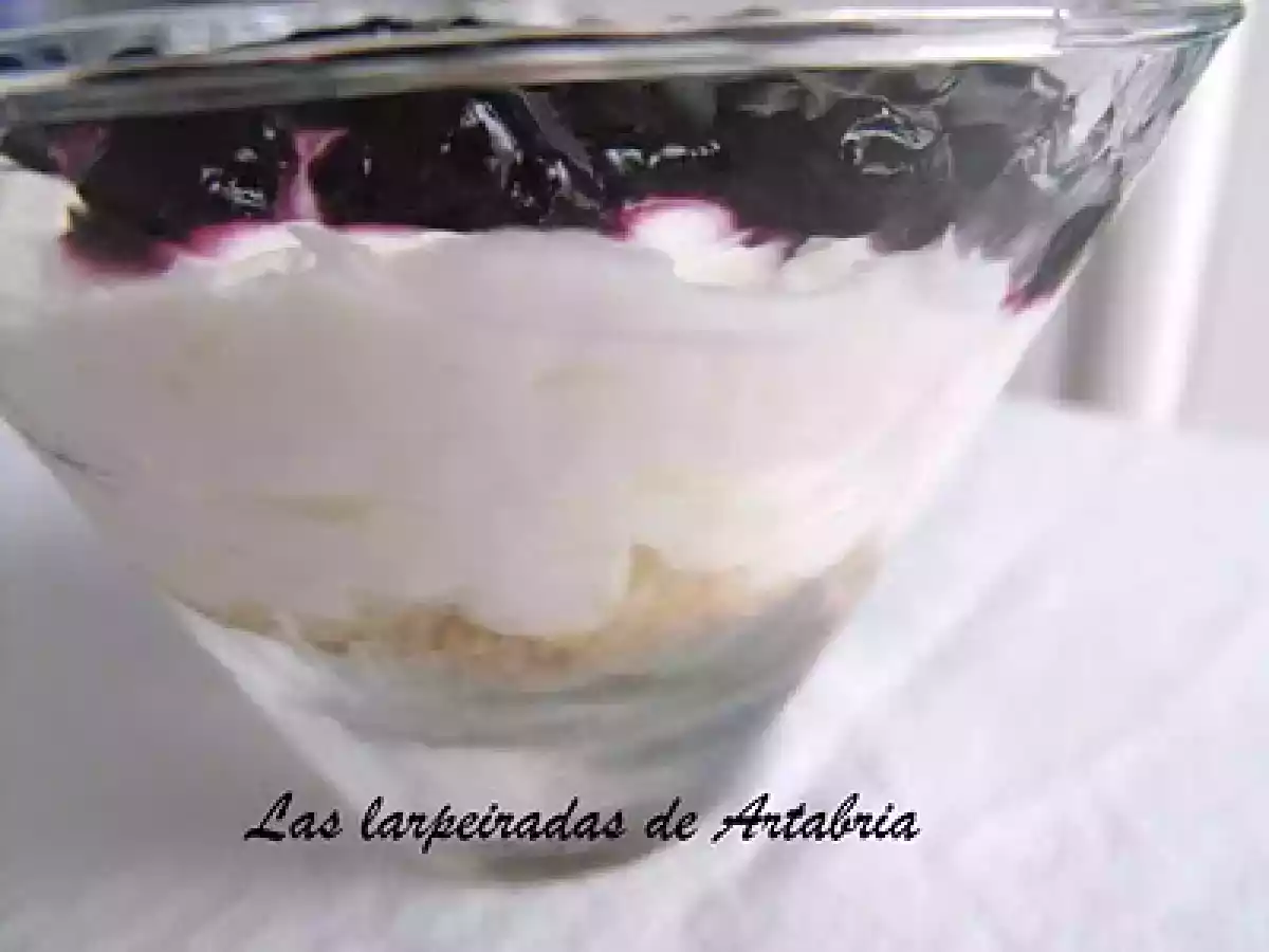 115.- Vaso de crema de queso y arándanos - foto 2