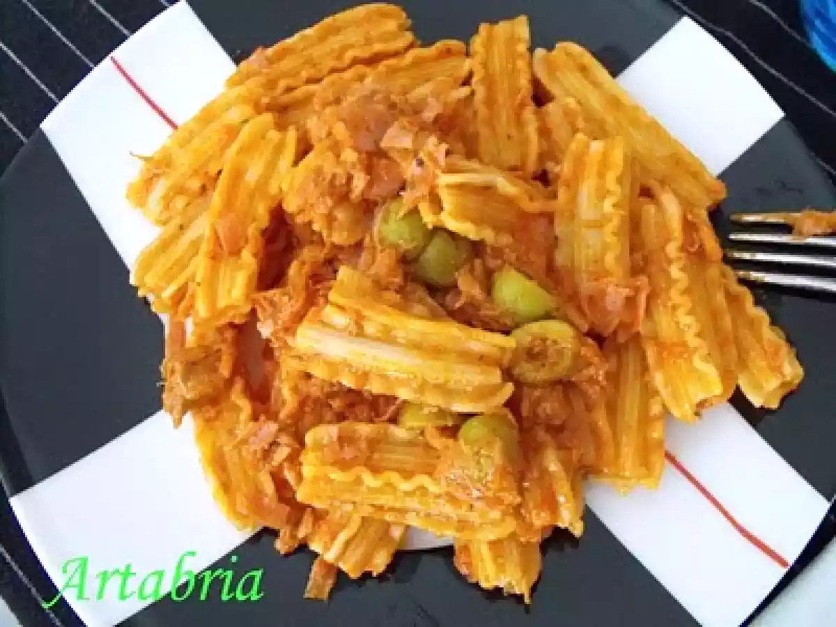 23.- Pasta con jamón, aceitunas y atún - foto 2