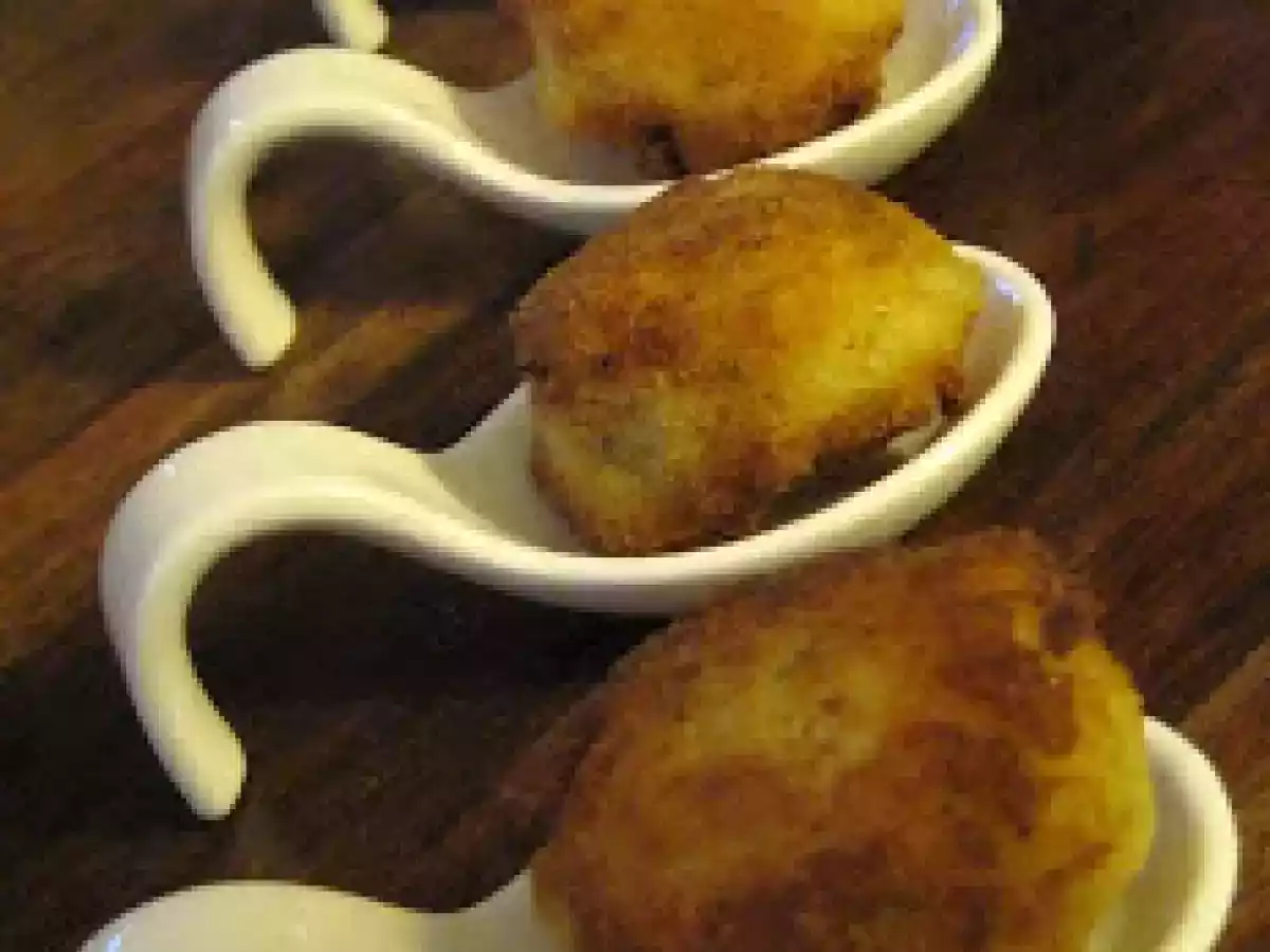 3 tapas, 3: croquetas de patata a las hierbas, rollitos de salmón y manzana y matrimonios