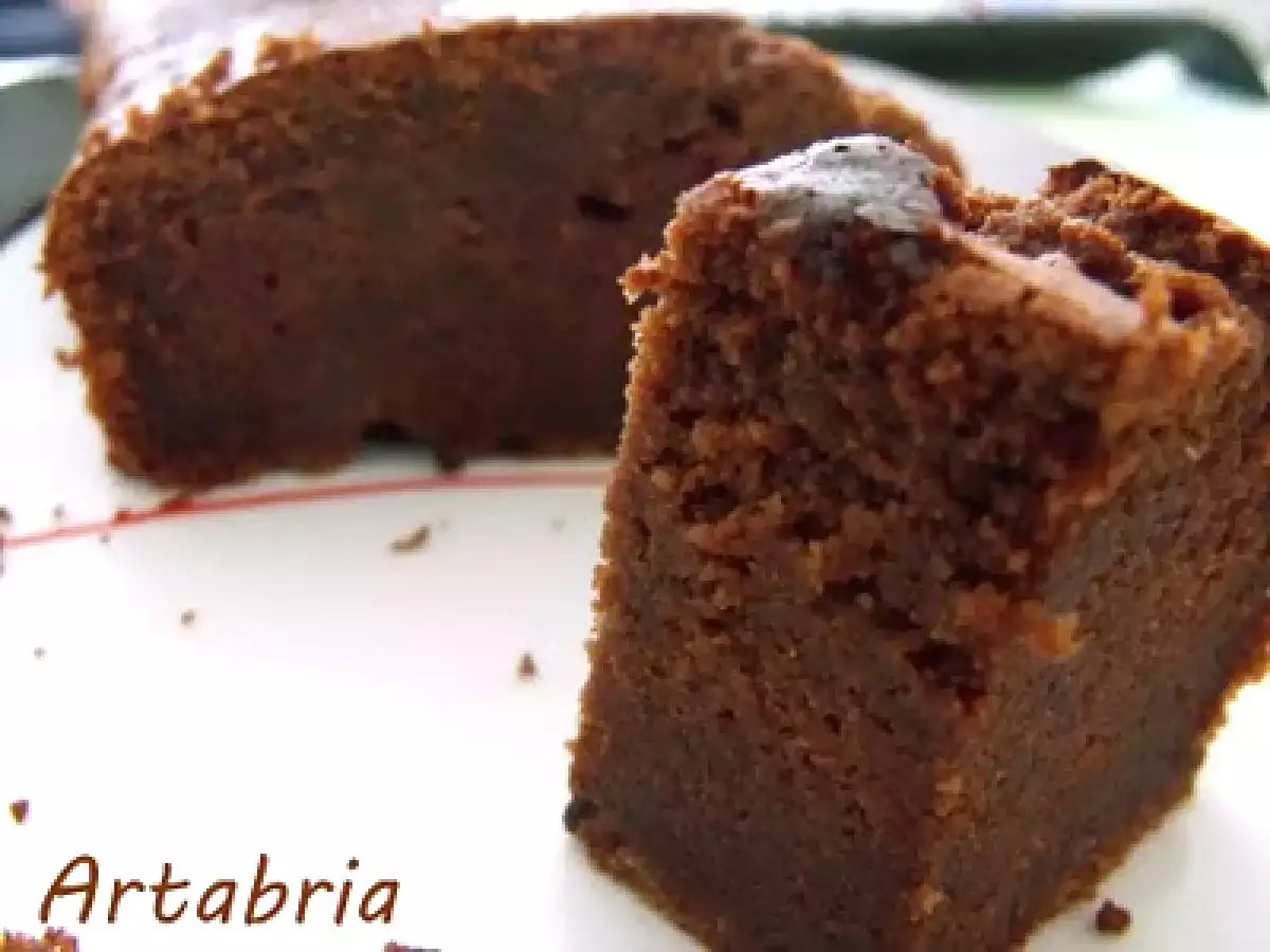 57.- Bizcocho de chocolate y galletas