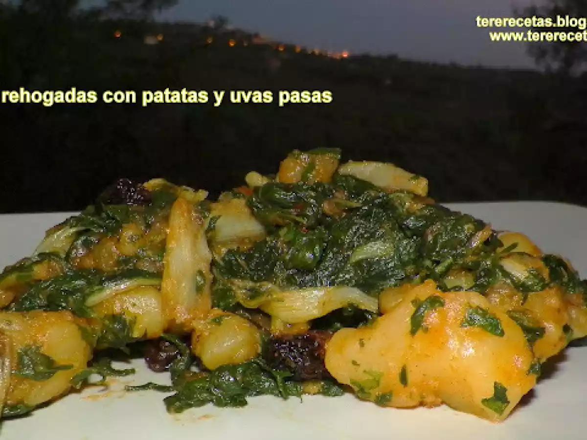 Acelgas rehogadas con patatas y uvas pasas. - foto 2