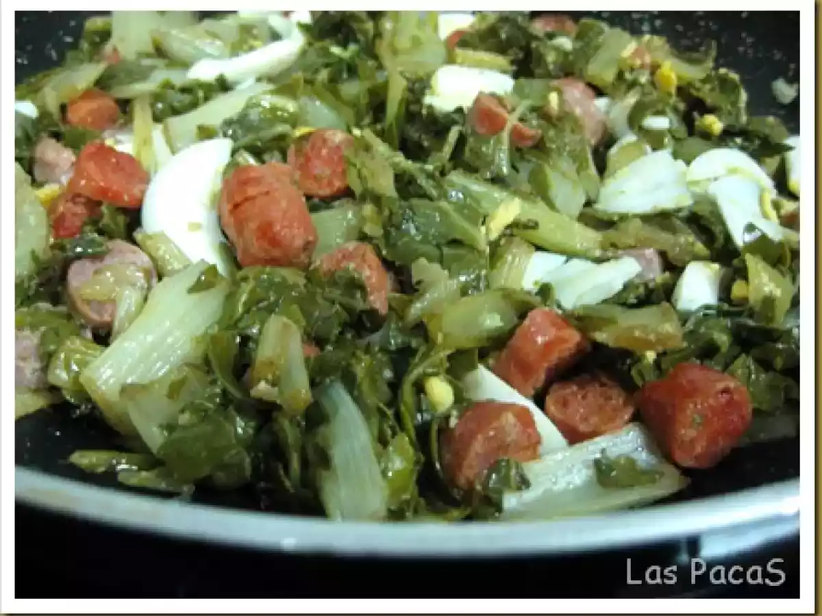 Acelgas Rehogadas con Salchichas