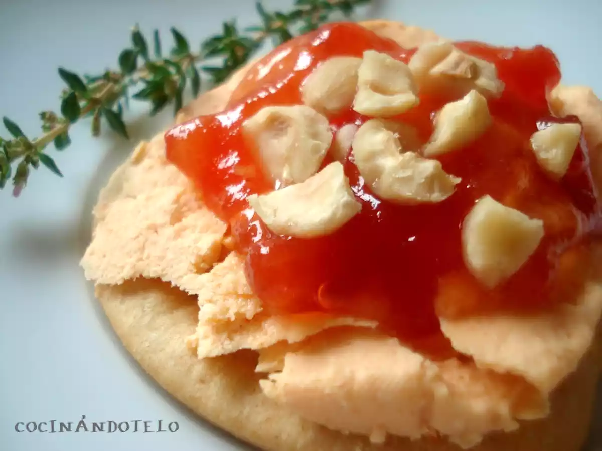 AFUEGA´L PITU CON MERMELADA DE TOMATE Y AVELLANAS