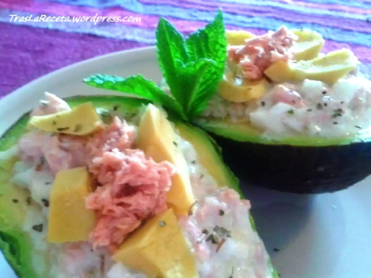 Aguacates rellenos con tzatziki y atún - foto 2