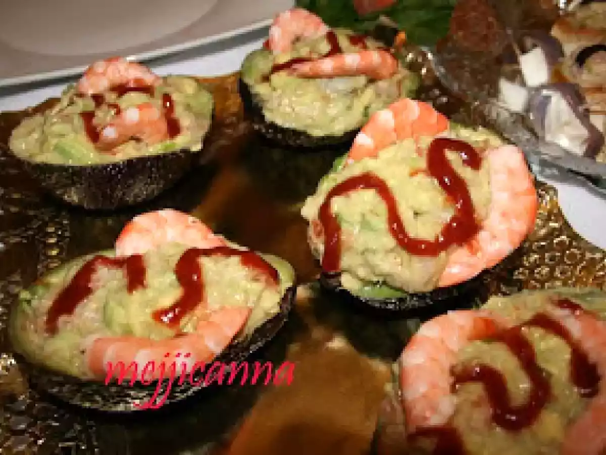 Aguacates rellenos de gamba