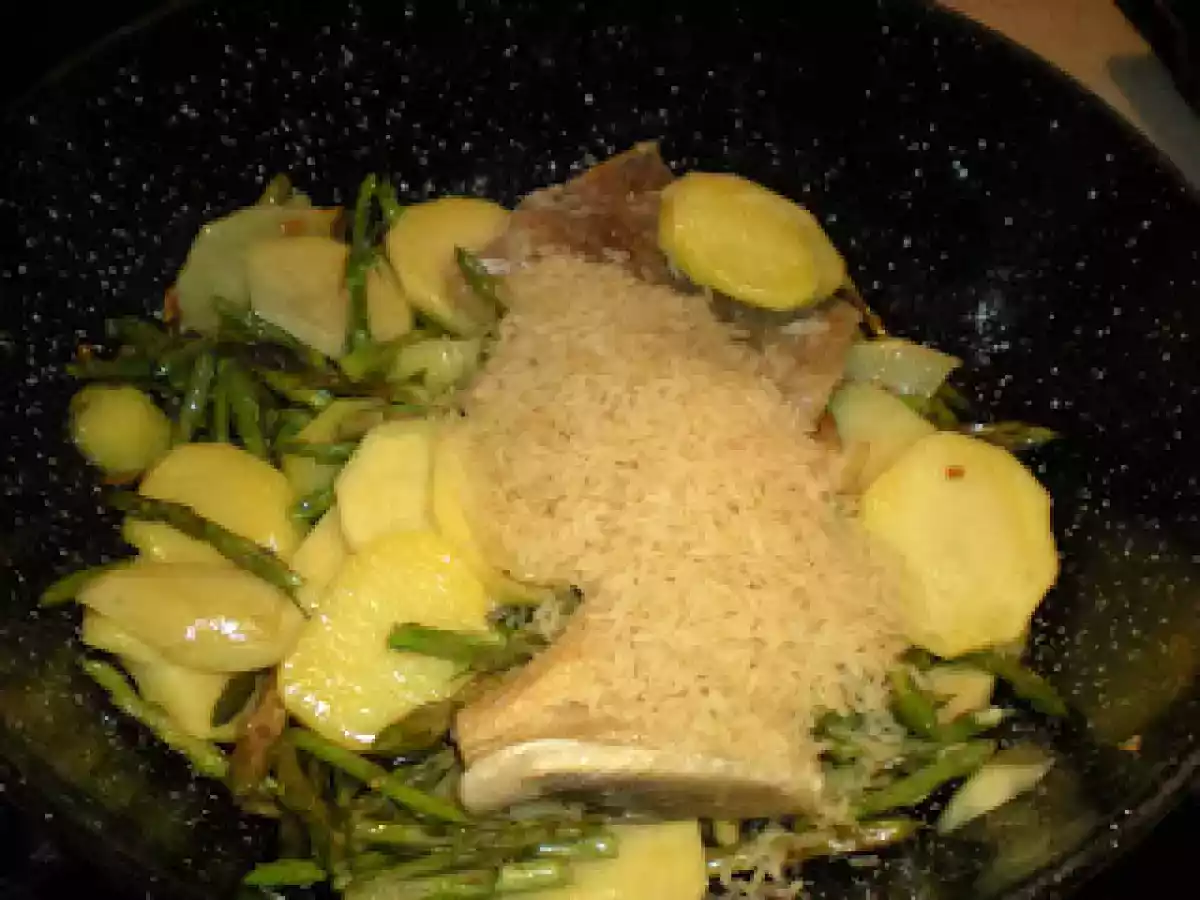 Ajo de patata con bacalao y espárragos trigueros - foto 4