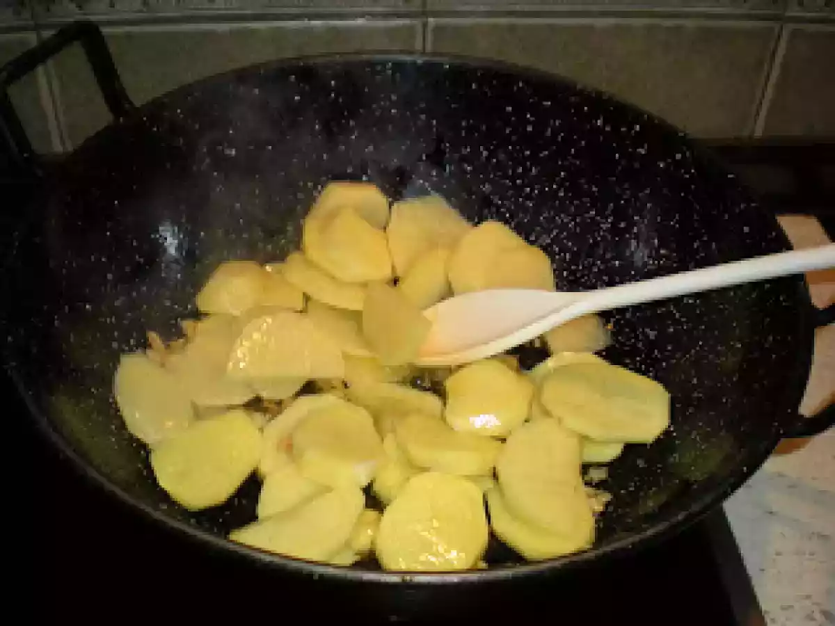 Ajo de patata con bacalao y espárragos trigueros - foto 7