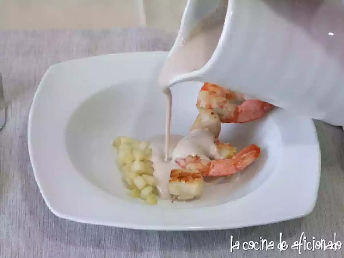 Ajoblanco de almendras y nueces