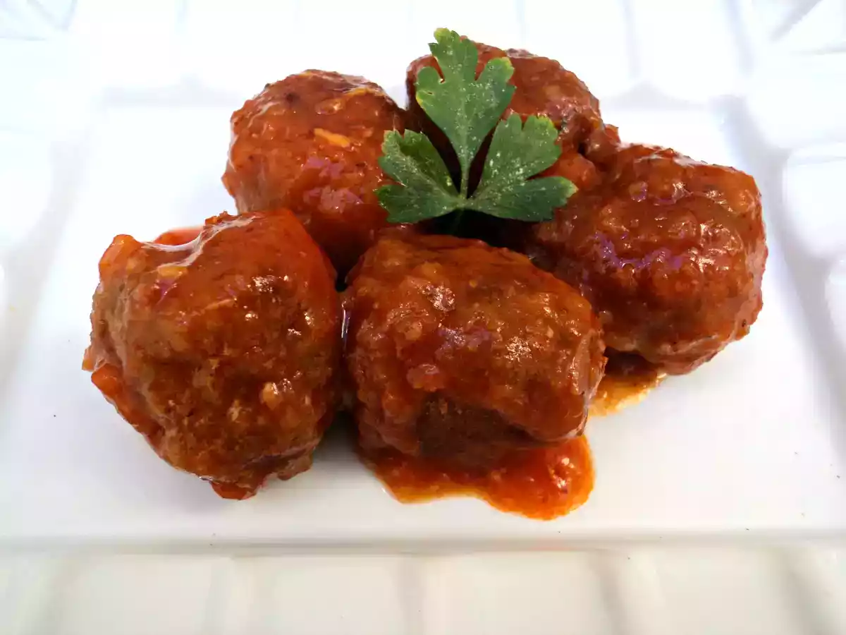 Albóndigas a la boloñesa