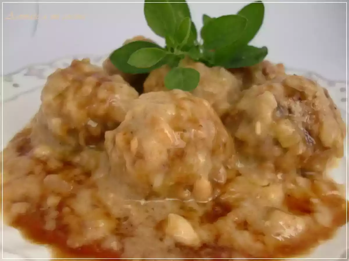 Albóndigas con piñones en salsa de queso y membrillo - foto 4