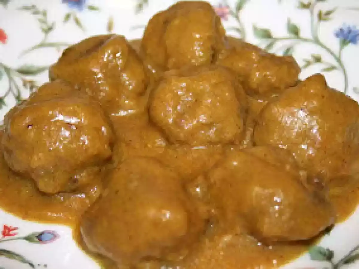 Albondigas con salsa de almendras