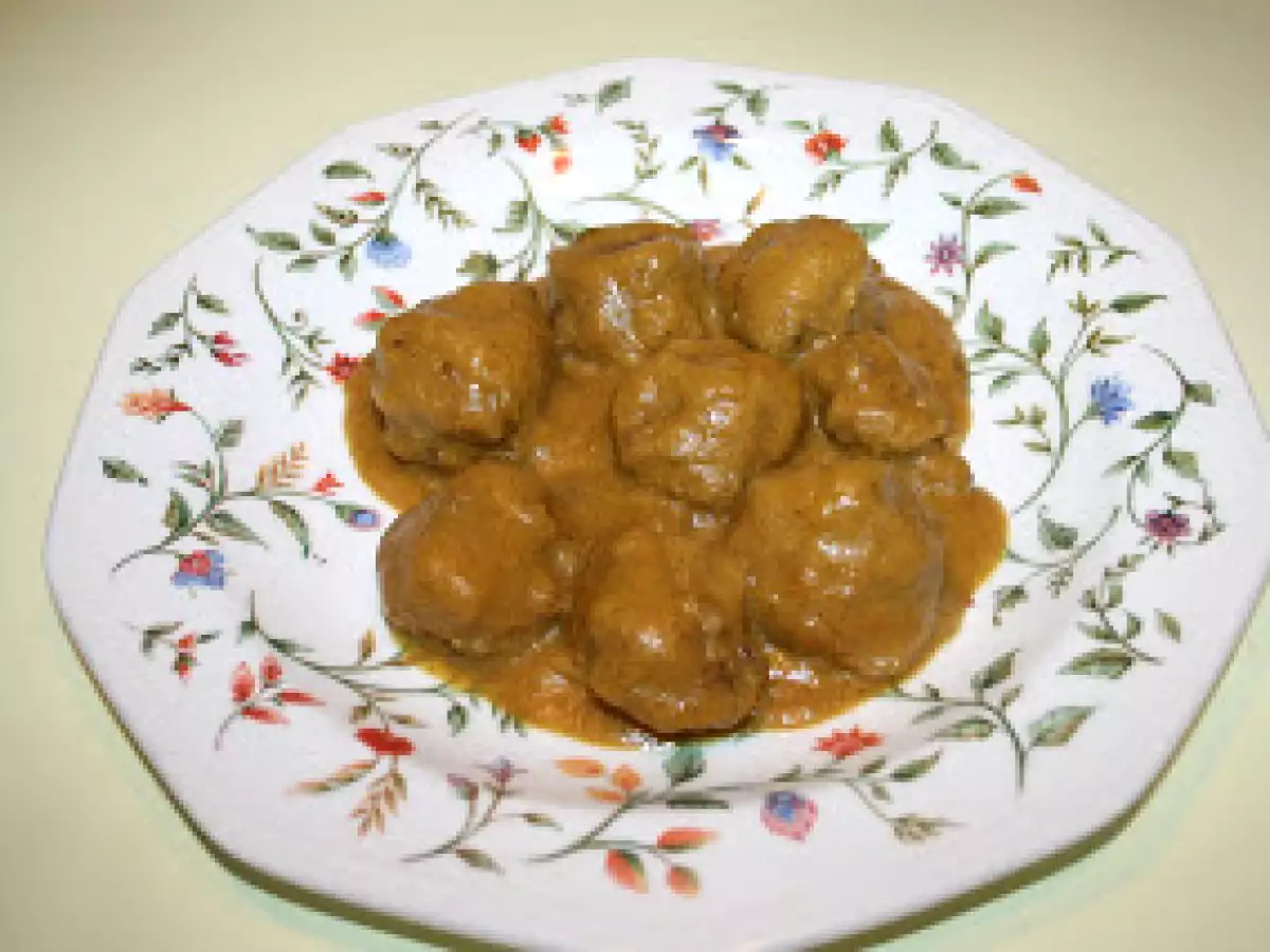 Albondigas con salsa de almendras - foto 2