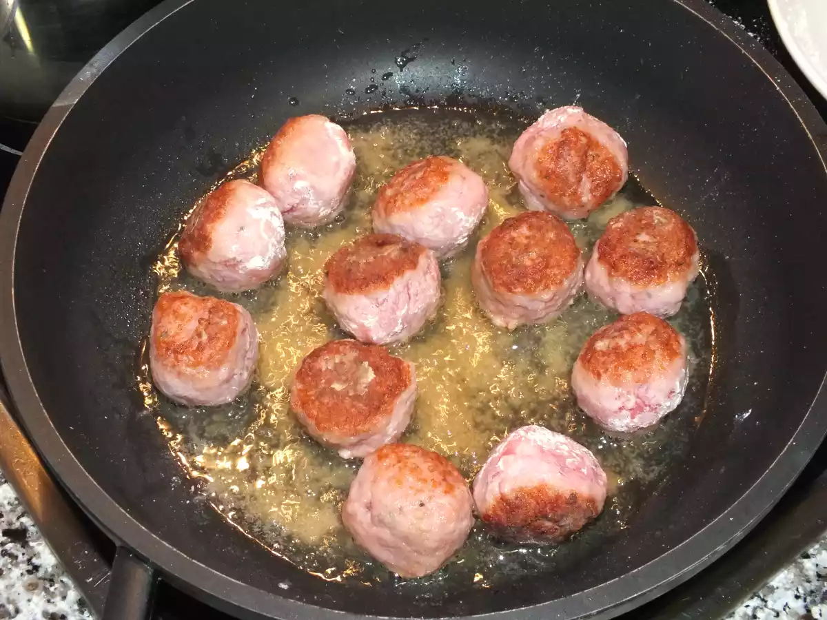 Albóndigas con Sepia y Gambas - foto 2