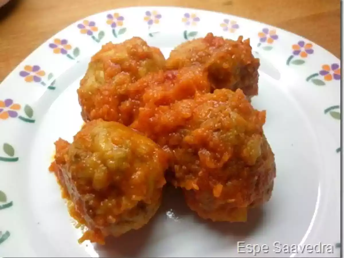 Albóndigas con zanahoria en salsa de tomate (Thermomix)