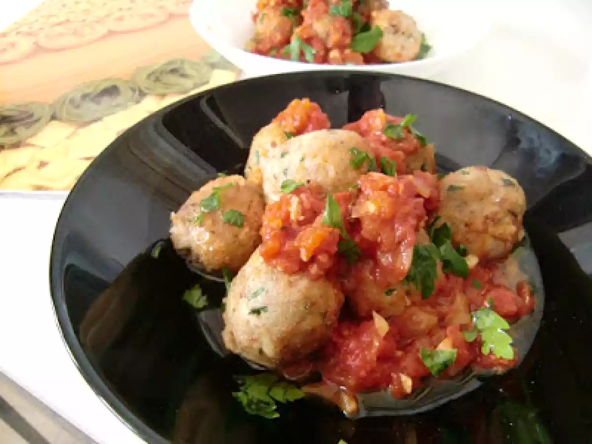 Albóndigas de atún en salsa