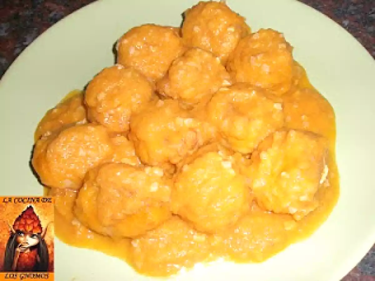 ALBÓNDIGAS DE BACALAO CON SALSA DE ALMENDRAS