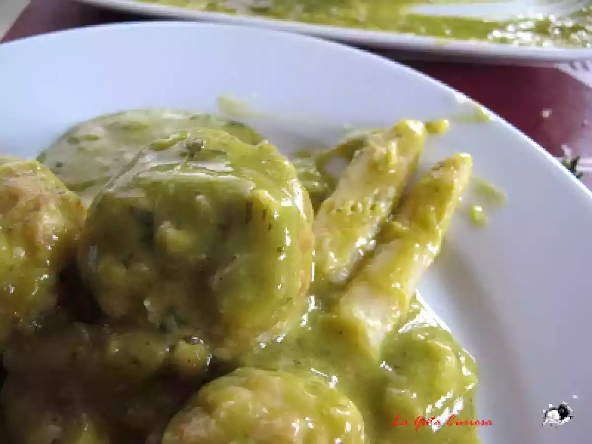 ALBONDIGAS DE BACALAO EN SALSA VERDE - foto 3