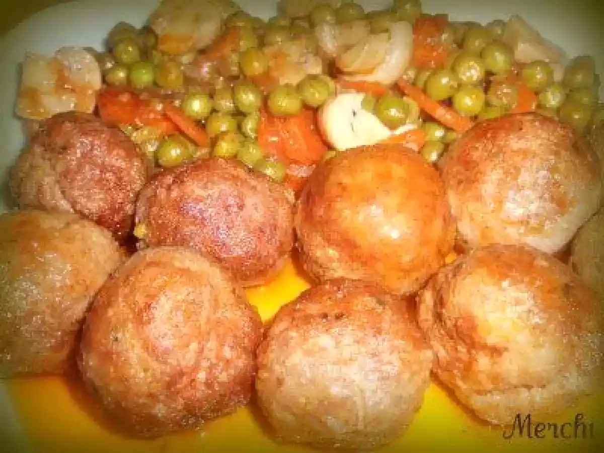 Albóndigas de carne con guarnición de verduras - foto 3