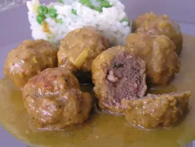Albóndigas de carne con salsa de Curry