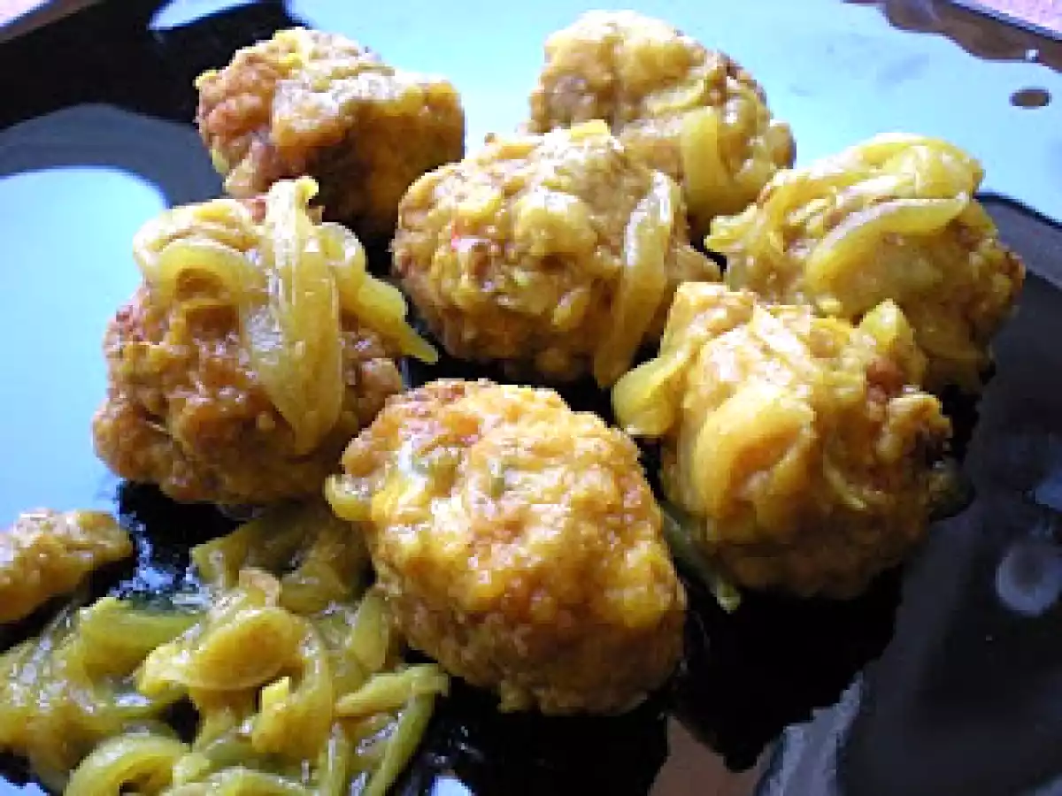 Albóndigas de cazón en amarillo. Paso a paso.