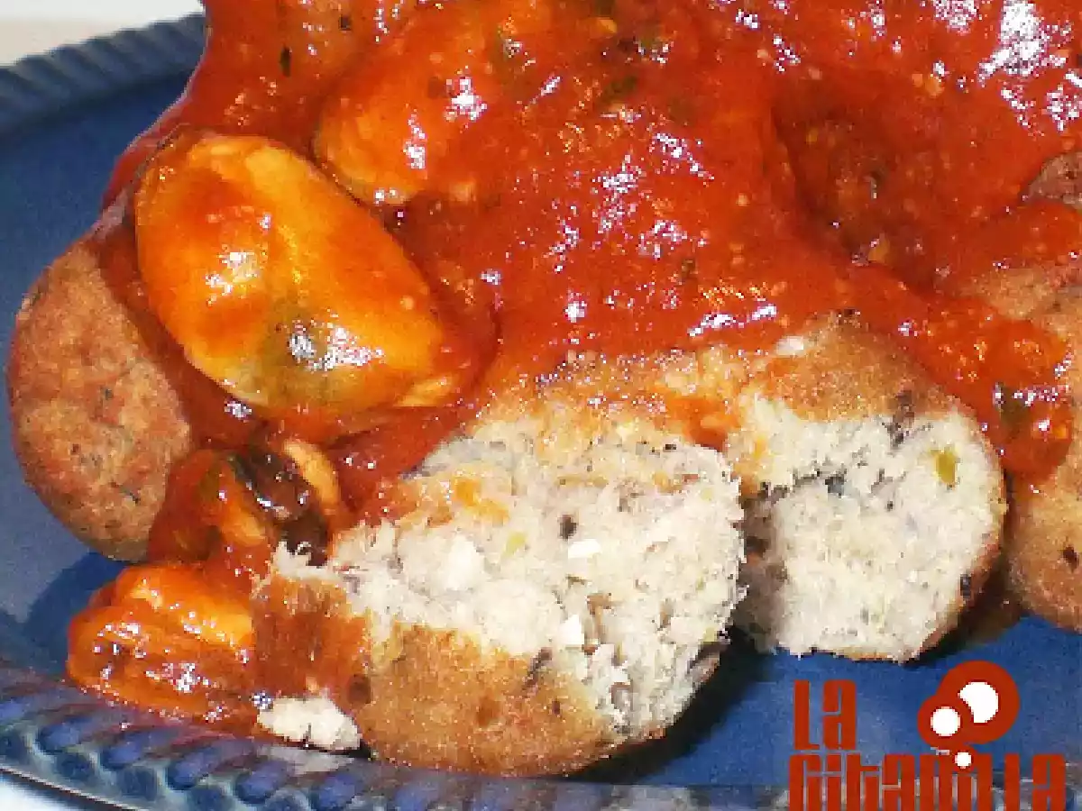 Albóndigas de pescado con salsa de tomate y mejillones - foto 2