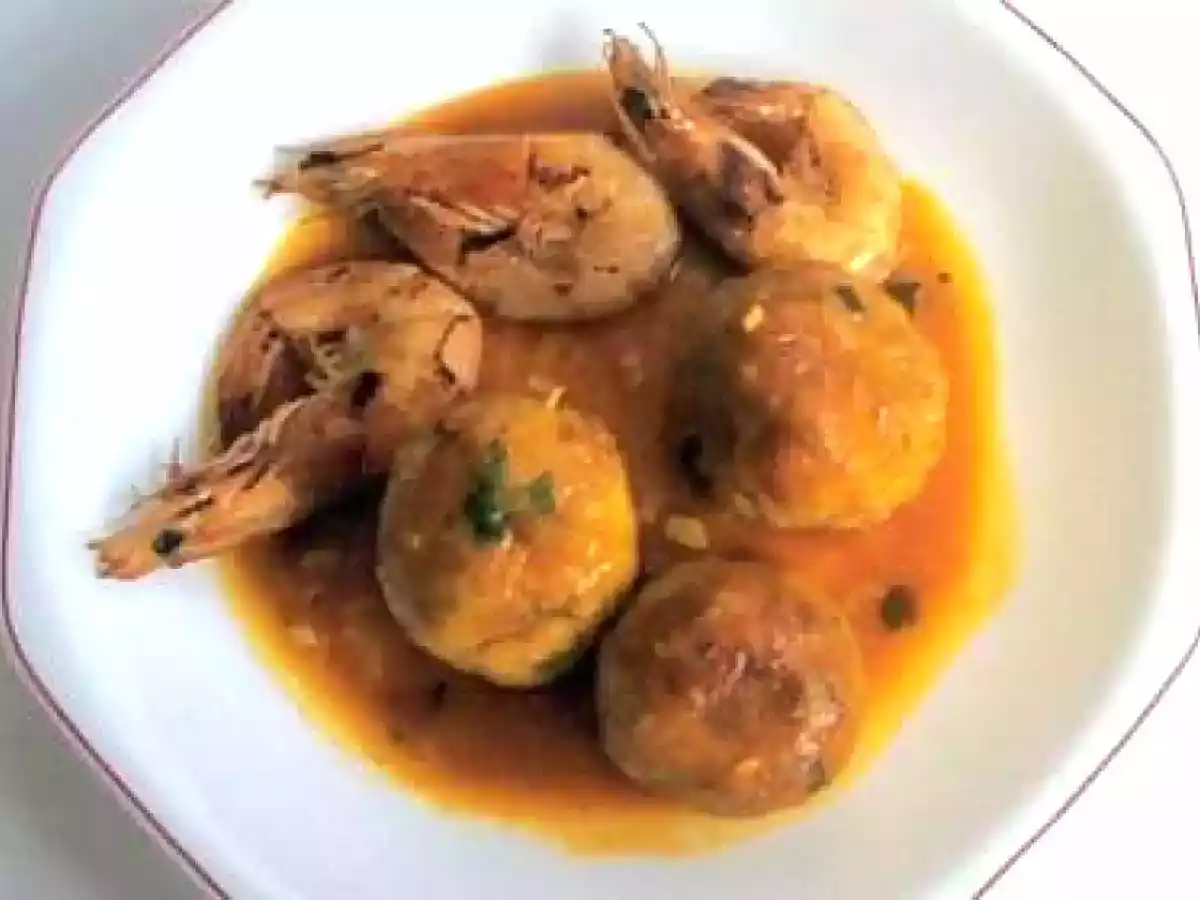 Albóndigas de pescado y langostinos - foto 2