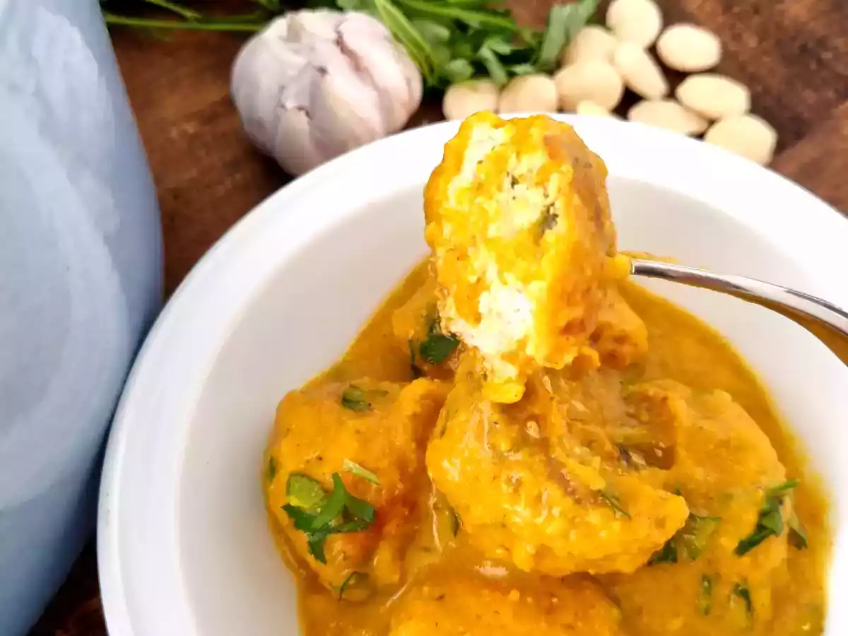 Albóndigas de pollo en salsa de almendras - foto 2