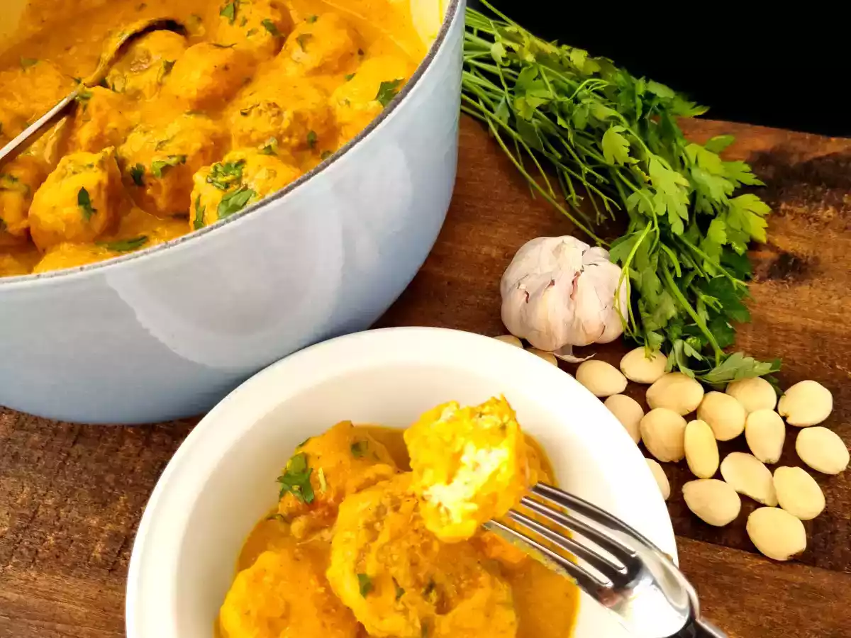 Albóndigas de pollo en salsa de almendras - foto 3