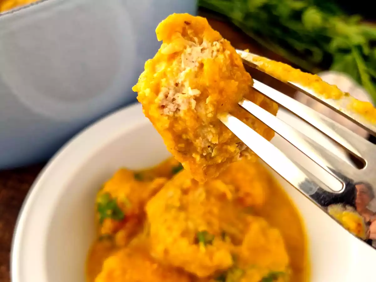 Albóndigas de pollo en salsa de almendras - foto 4