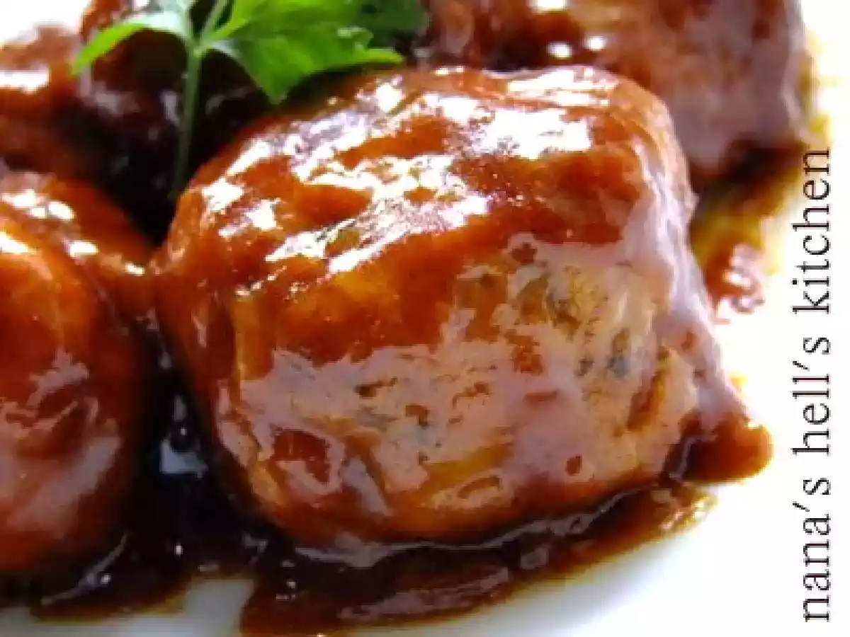 Albóndigas de pollo y boletus con salsa de soja