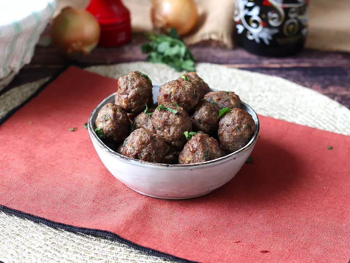 Albóndigas de ternera en freidora de aire, muy jugosas: receta fácil y rápida - foto 2