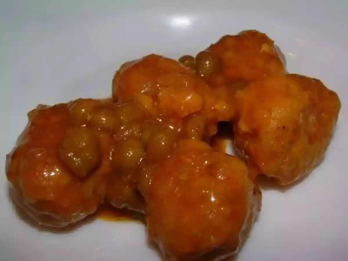 ALBÓNDIGAS EN SALSA