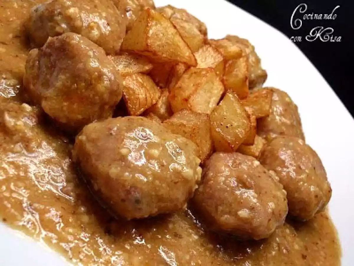 Albóndigas en Salsa de Almendras (fussioncook)