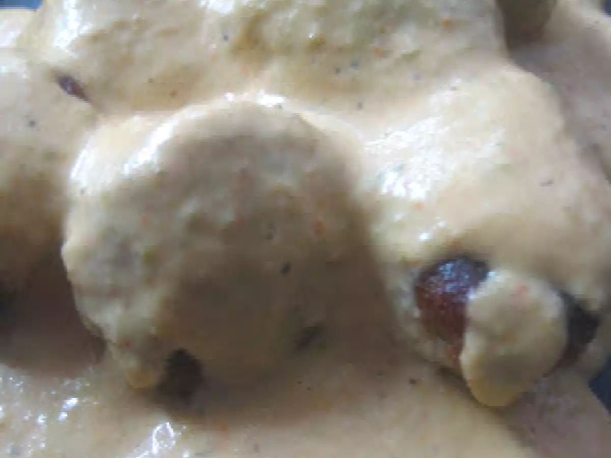 Albondigas en salsa de queso