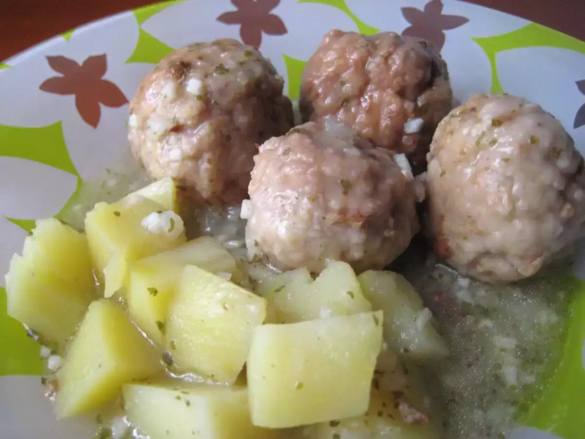 Albóndigas en salsa verde