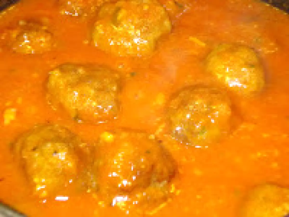 Albóndigas en tomate con espaguetis
