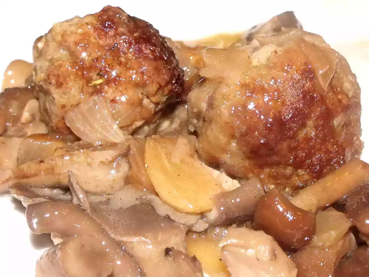 Albóndigas rellenas de huevo de codorniz - foto 2