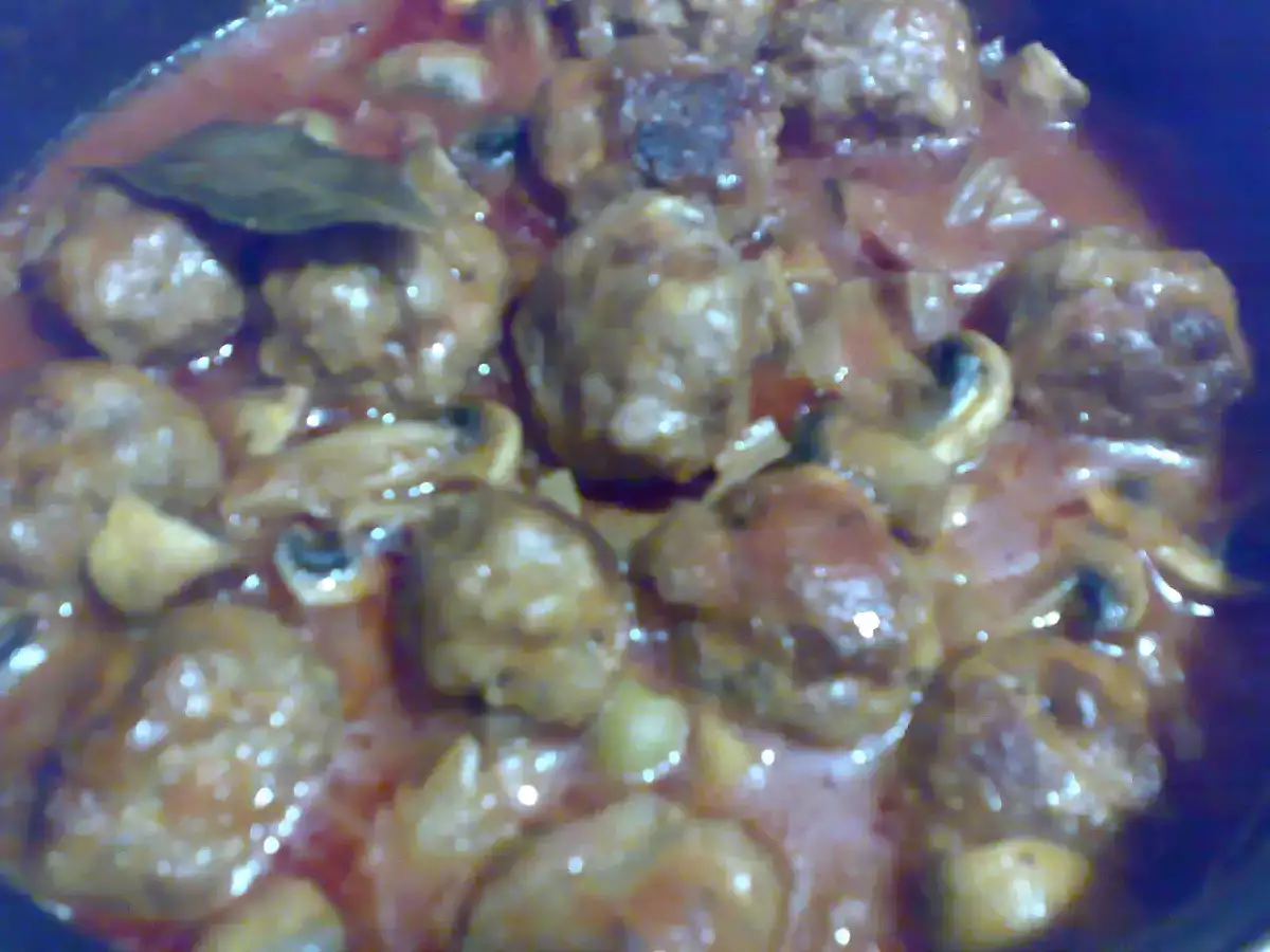 Albóndigas rellenas de olivas