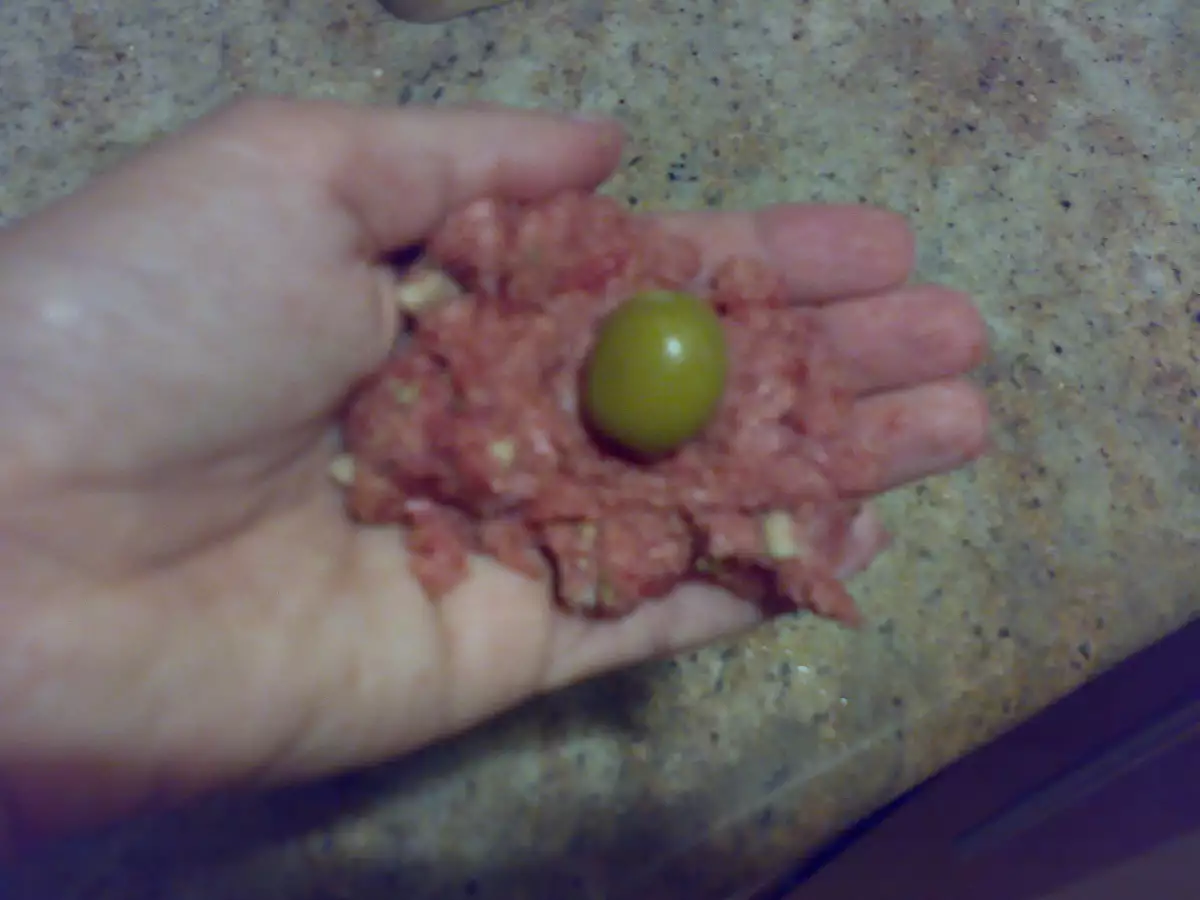 Albóndigas rellenas de olivas - foto 2