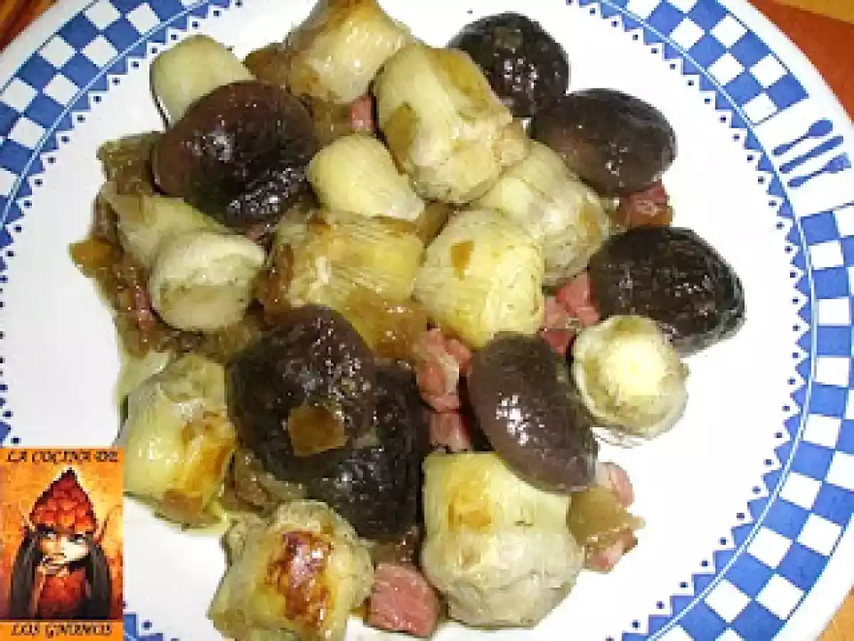 ALCACHOFAS CON SETAS Y JAMÓN