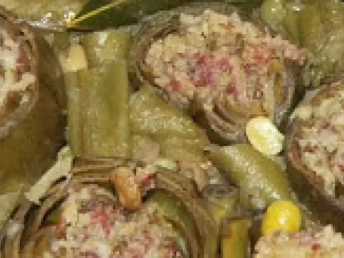 Alcauciles rellenos con ajo y perejil