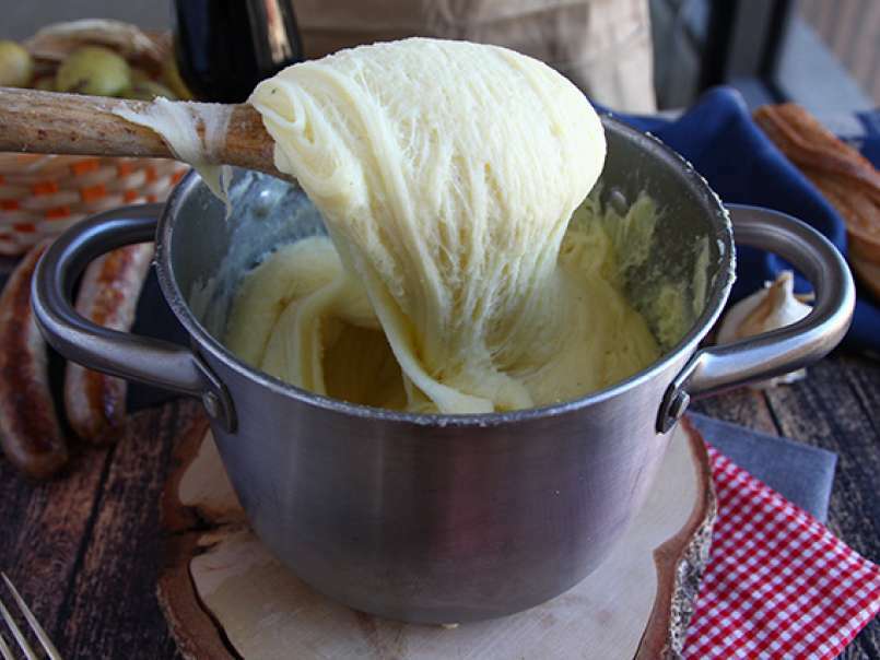 Aligot (puré de patatas con queso) - foto 2