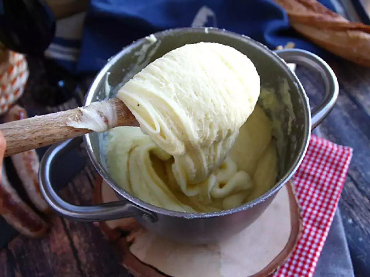 Aligot (puré de patatas con queso) - foto 4