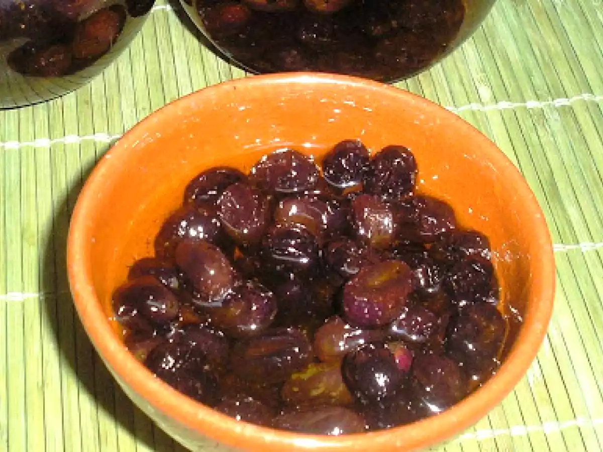 ALIÑANDO ACEITUNAS.