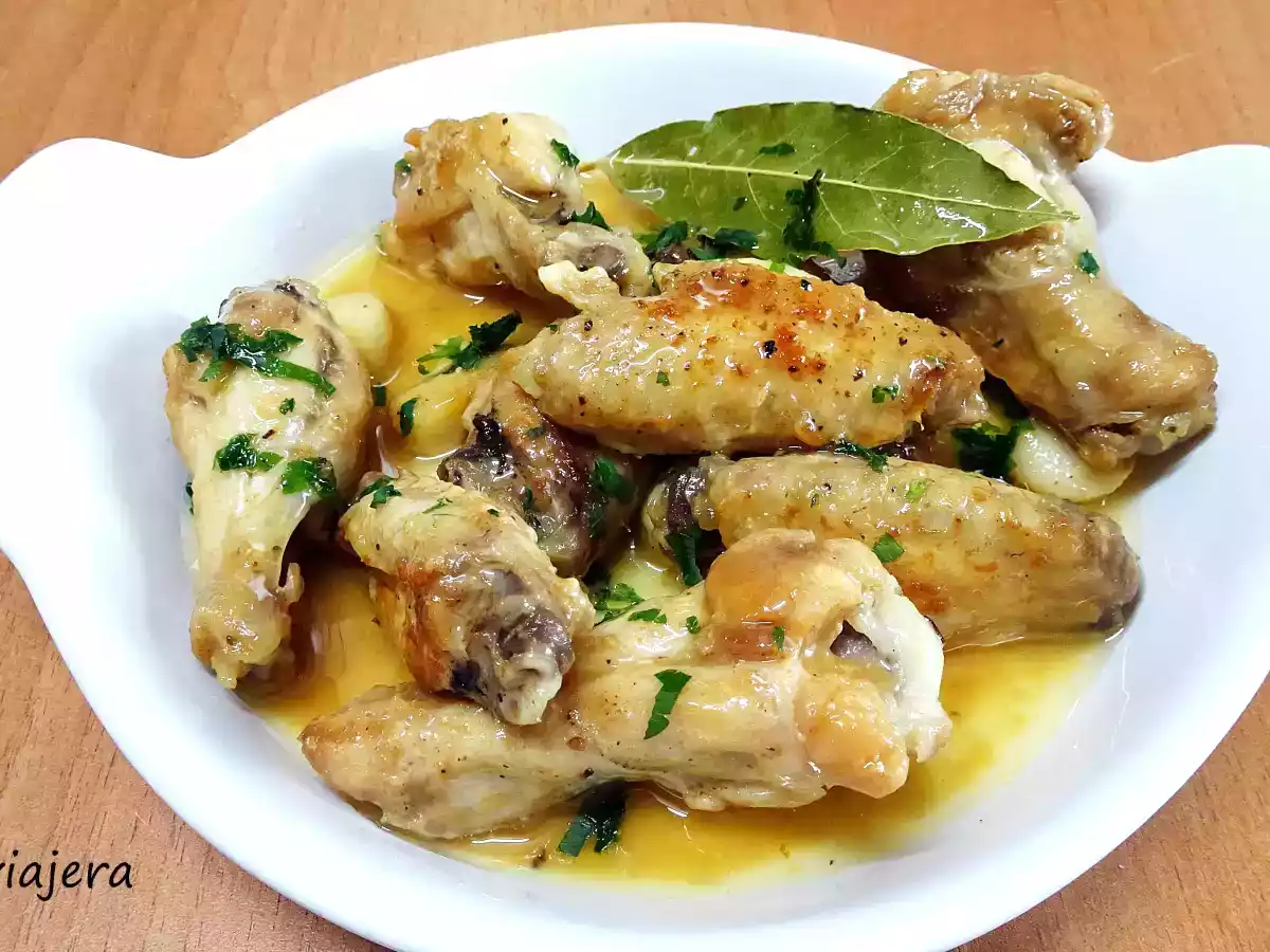 Alitas de pollo al ajillo