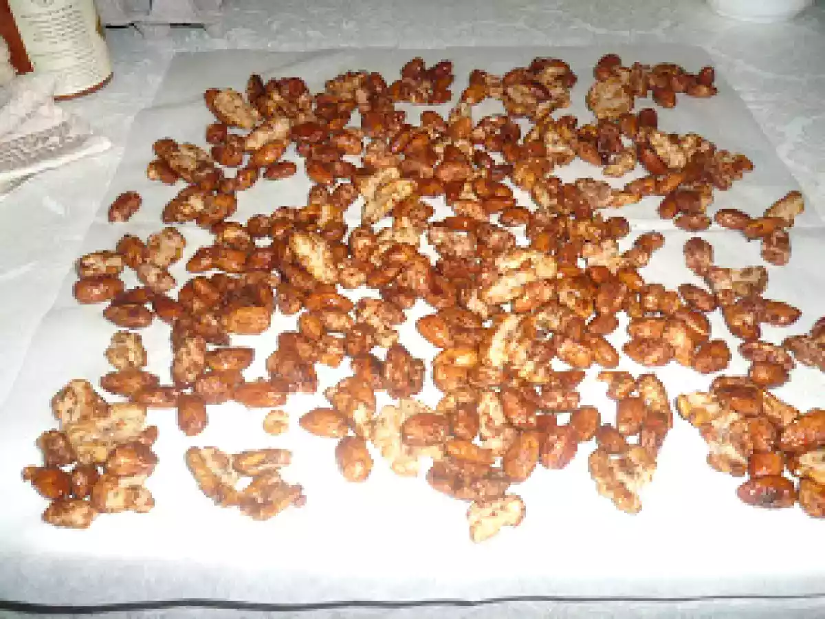 Almendras y nueces garapiñadas