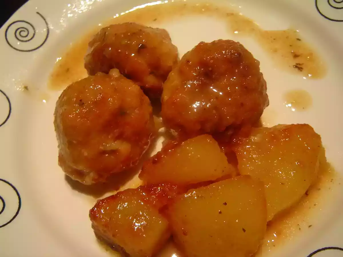 ALMÓNDIGAS CASERAS EN SALSA